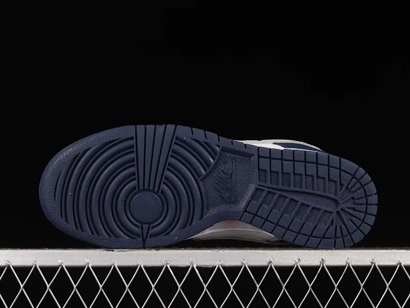 All categories Nk SB Dunk Series Nk SB Dunk Low low-top sneakers Cost-effective version Nk Dunk Low "Midnight Navy" blue and white SB low-top sports and leisure sneakers FO9749-400